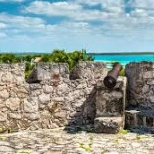 Private Bacalar Lagoon, Cenote Azul & San Felipe Fort Tour